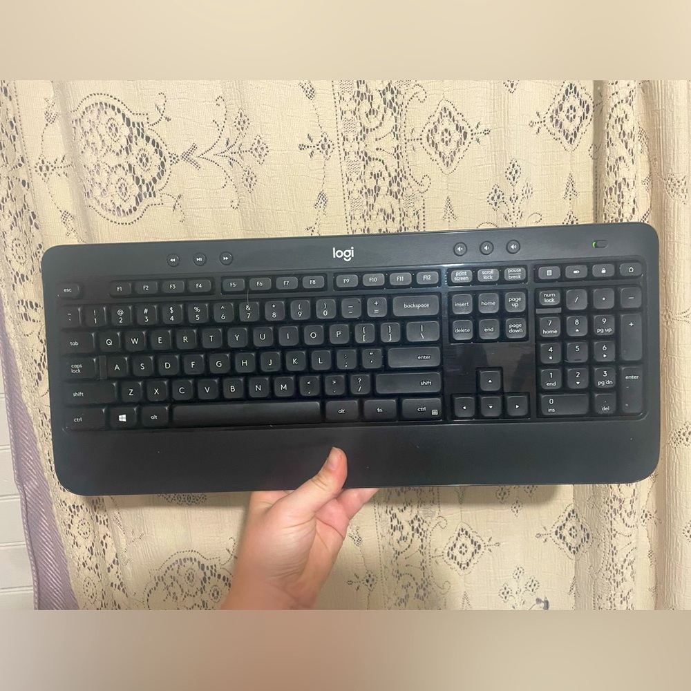 Logitech: wireless K540e keyboard